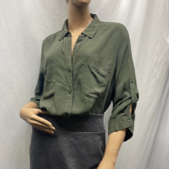 a.n.a Tops Ana Womens Green Buttondown Shirt With 34 Sleeves Poshmark